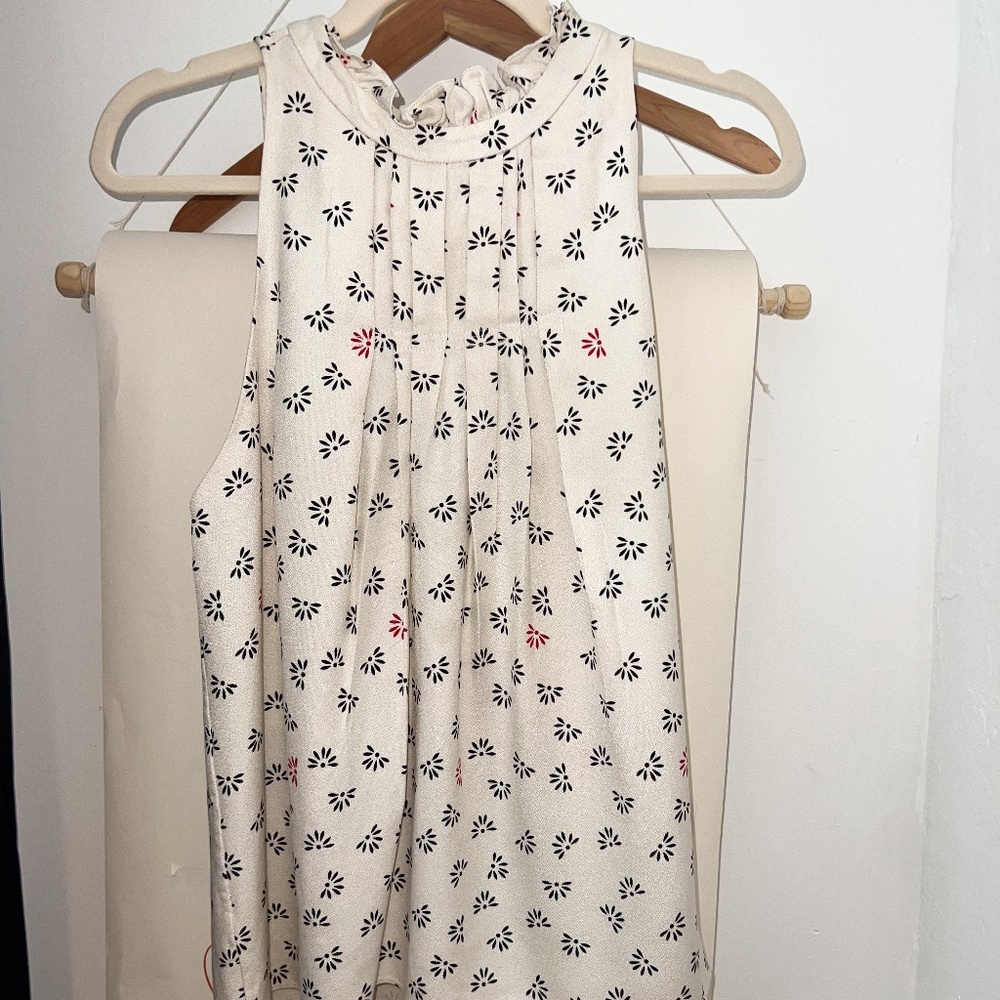 HELLESSY Cream & Black Crepe Floral Silk Sleeveless Blouse